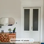 Apartment Stylish Parisian 3br In Budapest, Sleeps 9