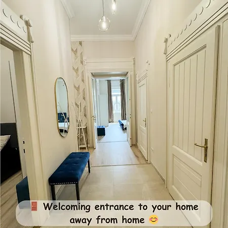 Appartamento Stylish Parisian 3br In Budapest, Sleeps 9 *