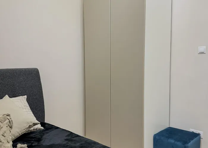Stylish Parisian 3br In Budapest, Sleeps 9 Apartament *
