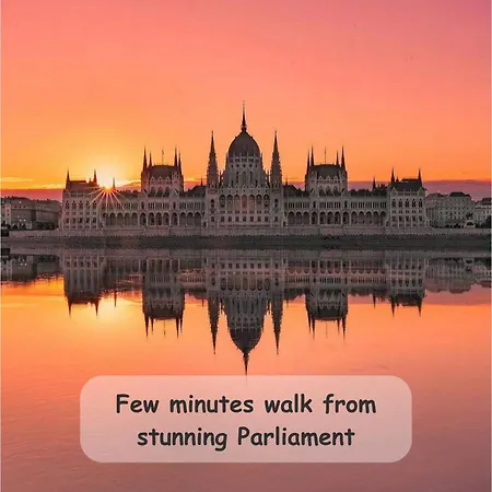 Stylish Parisian 3br In Budapest, Sleeps 9 *
